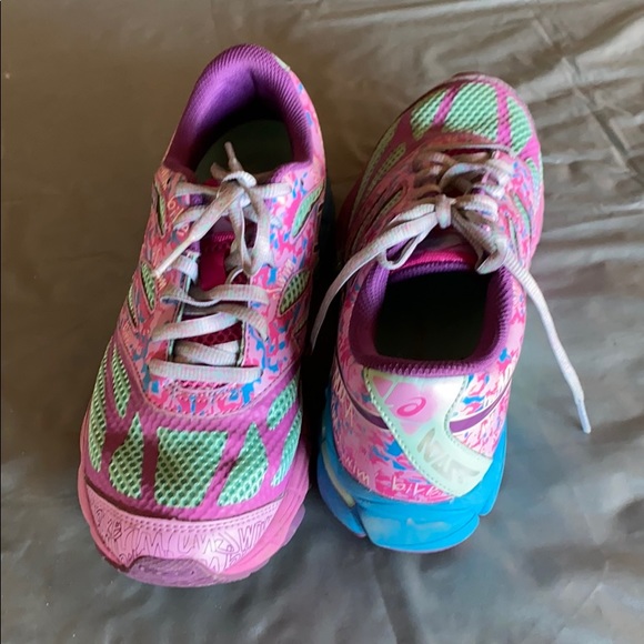 ASICS - Picture 3 of 4